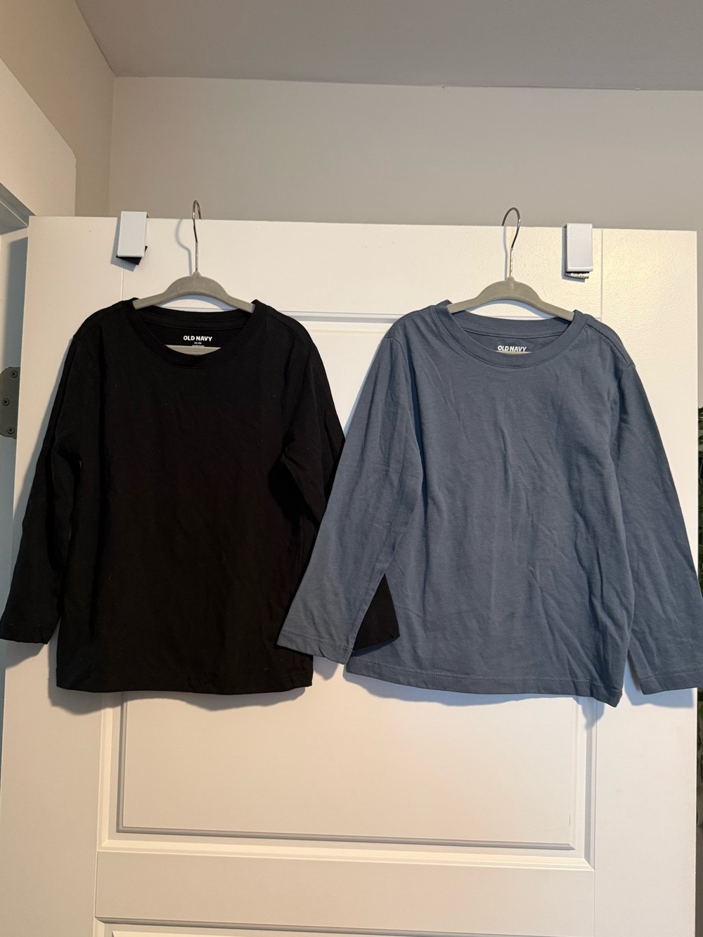 Old Navy Kids Long-Sleeve Tees - Bundle of 2